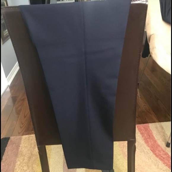 Selling Burberry-London navy blue suit - Picture 6 of 7